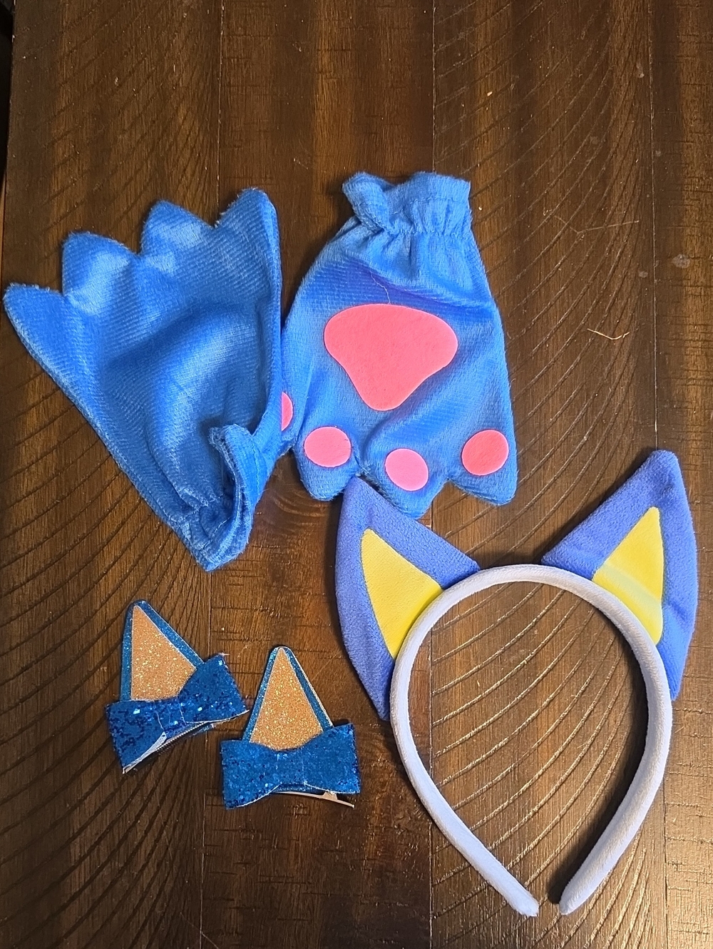 Bluey Costume Accessories Set - Headband, Paw Gloves & Clips